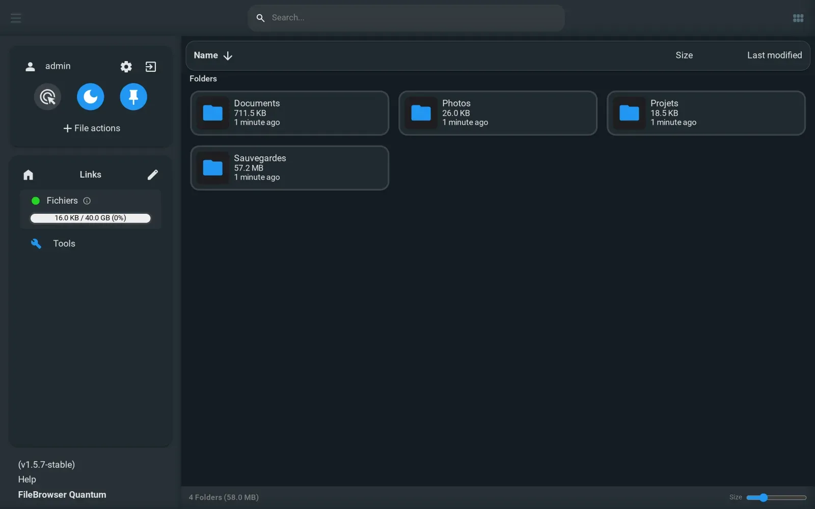 FileBrowser Quantum affichant les dossiers Documents, Photos, Projets et Sauvegardes de la source Fichiers