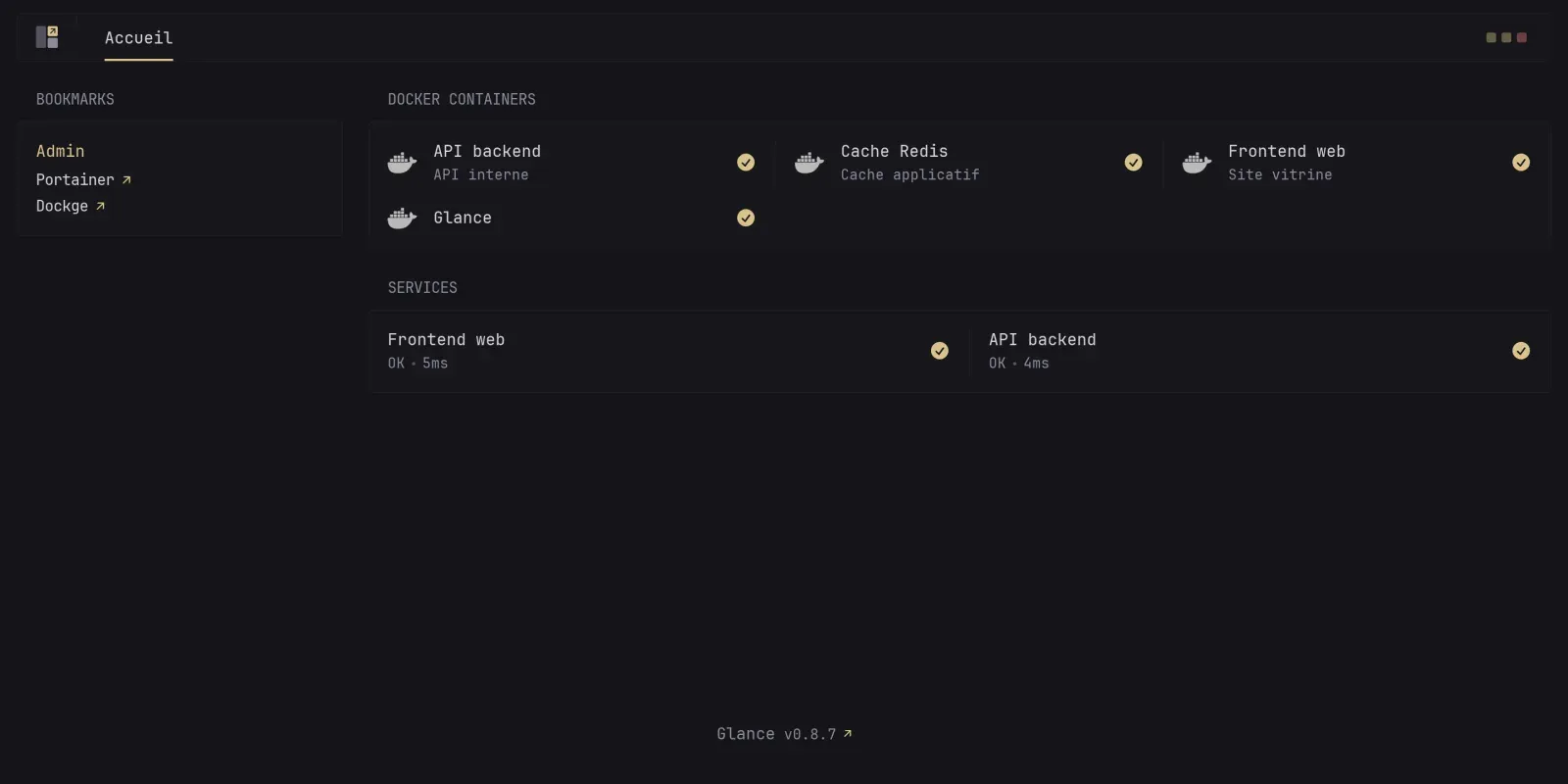 Tableau de bord Glance avec une colonne de favoris et une colonne listant les conteneurs Docker et le statut des services